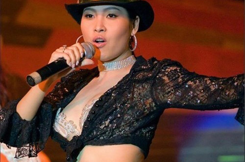 Minh Thư nổi tiếng nhờ vai Hạnh với hình ảnh bốc lửa trong phim "Gái nhảy" của đạo diễn Lê Hoàng.