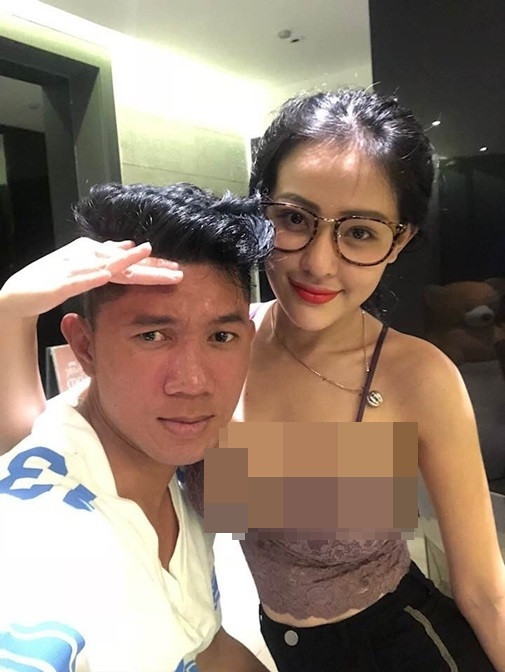 Hơi chán gương mặt cũ với chiếc mũ to "đeo bám" suốt 37 năm, Lương Bằng Quang quyết phẫu thuật thẩm mỹ để làm mới mình.