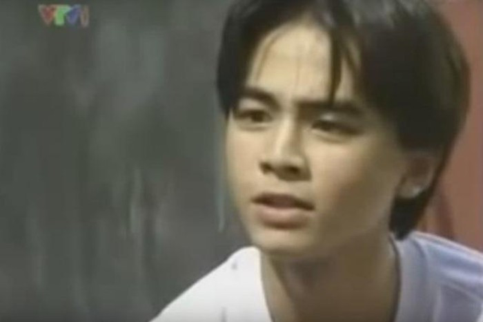 Văn Anh cũng là một trong những nam diễn viên gây ấn tượng trong phim khi đảm nhận vai Vinh - anh chàng có khuôn mặt thư sinh, nụ cười răng khểnh cực duyên cùng chất giọng miền Trung ngọt ngào.