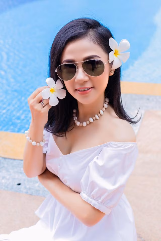 Ở độ tuổi U50, Việt Trinh vẫn giữ được nhan sắc trẻ trung và rạng rỡ như thời con gái khiến bao người ngưỡng mộ. Ảnh: FBNV.