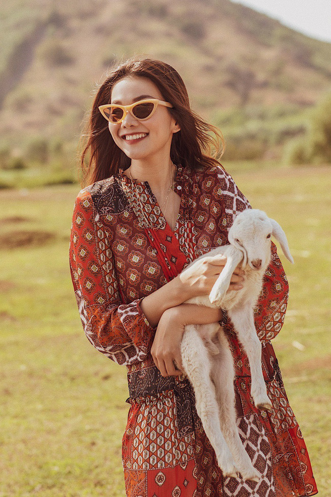 Ở tuổi 36, vị huấn luyện viên The Face vẫn được fan ưu ái gọi là "cô gái 18" vì sự trẻ trung của mình.