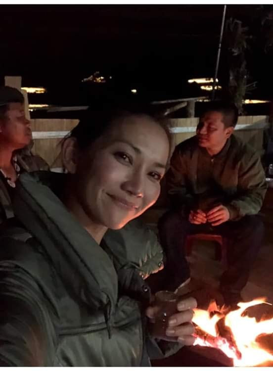 Nữ diễn viên thường xuyên khoe khoảnh khắc đời thường giản dị, ấm cúng bên gia đình.