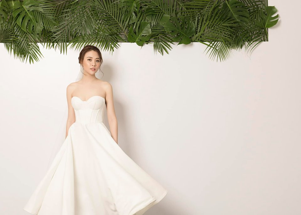 Trước ngày trọng đại, vợ tương lai của Cường Đô la liên tục "thả thính" bằng những hình ảnh hóa cô dâu xinh đẹp ngất ngây.