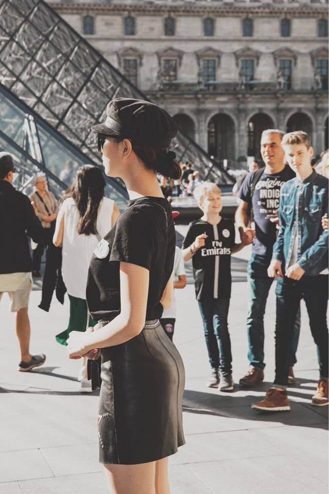 Người đẹp 30 tuổi tự tin khoe vóc dáng nuột nà trước ánh nhìn của cánh mày râu. Ảnh: Tony Dinh.