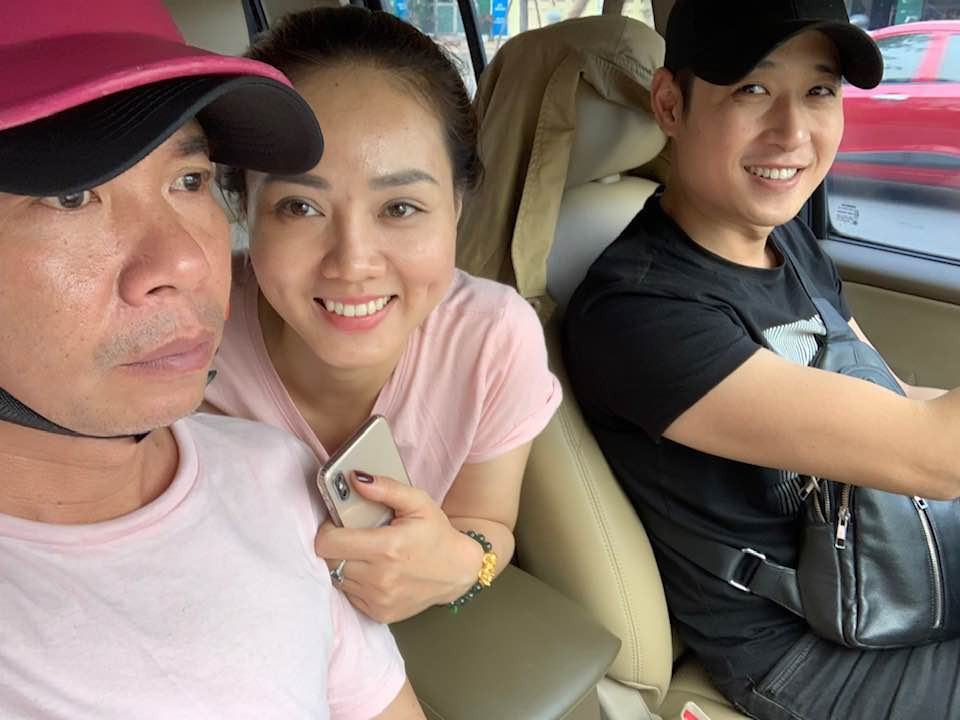 Không chỉ xinh đẹp, Ngọc Hà còn rất khéo léo. Cô từng được bạn trai Công Lý khen là rất biết cư xử với bố mẹ anh, với con riêng và những người vợ cũ của anh.