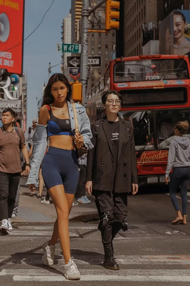 Minh Tú sở hữu phong cách thời trang khá đa dạng.