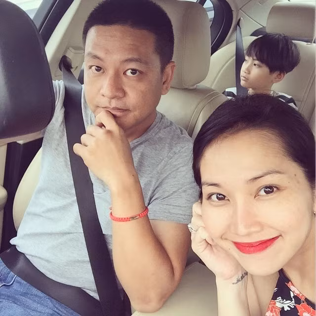 Cảm thấy hạnh phúc vì điều này, Kim Hiền chẳng ngại bày tỏ trên trang cá nhân: "Có 1 người luôn nói với mình rằng, anh rất khâm phục Andy... ( người luôn theo mình ) Hihi... chắc là vì ảnh yêu em đó mà!!!"