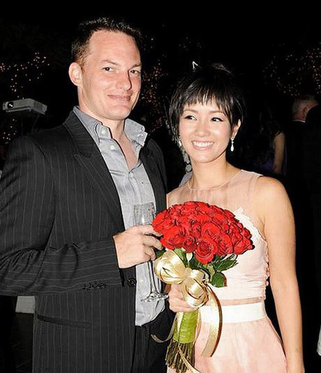 Sau những ồn ào, tháng 7/2011, Hồng Nhung bất ngờ tuyên bố cô đã kết hôn được hơn 1 năm với doanh nhân người mỹ kém 3 tuổi Kevin Gilmore. Năm 2012, cặp đôi đón cặp song sinh.