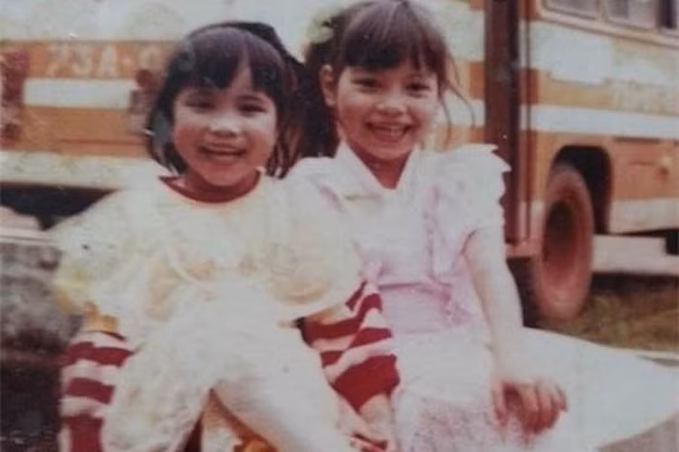 Hà Hồ thời răng sún cực đáng yêu.