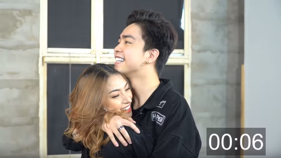 Cách đây 1 năm, Kin Nguyễn và bạn gái cũ từng gây xôn xao khi tham gia một gameshow người lớn bị gắn mác 18+. Thời điểm đó, gương mặt của Kin Nguyễn không được hoàn hảo như bây giờ.