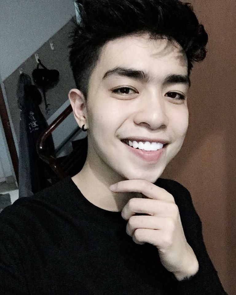 Hình ảnh khác biệt trong quá khứ của chồng trẻ Thu Thủy. Gương mặt với những đường nét không mấy nổi bật, sống mũi thấp, phần mũi không được thon gọn...