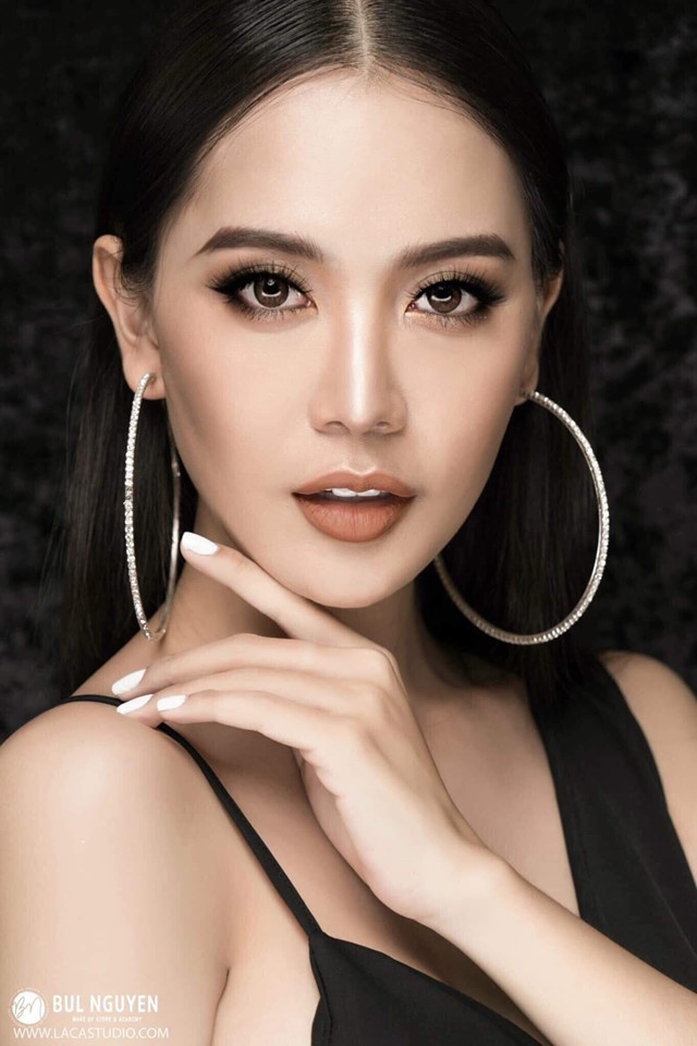 Nguyễn Phương Vy, sinh năm 1997 đến từ TP HCM, là thí sinh chuyển giới đầu tiên bị từ chối hồ sơ tại cuộc thi Hoa hậu Hoàn vũ Việt Nam 2019. Bởi theo quy chế của cuộc thi, thí sinh phải chưa qua giải phẫu thẩm mỹ hoặc chuyển đổi giới tính.