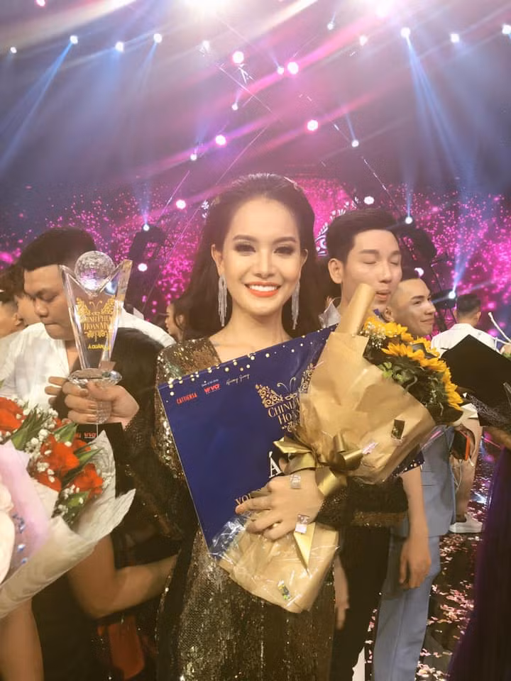 Vẻ đẹp chuyển giới giúp chân dài Sài thành giành ngôi vị Á quân 1 cuộc thi The Tiffany Vietnam - Chinh phục hoàn mỹ Việt Nam mùa đầu tiên.