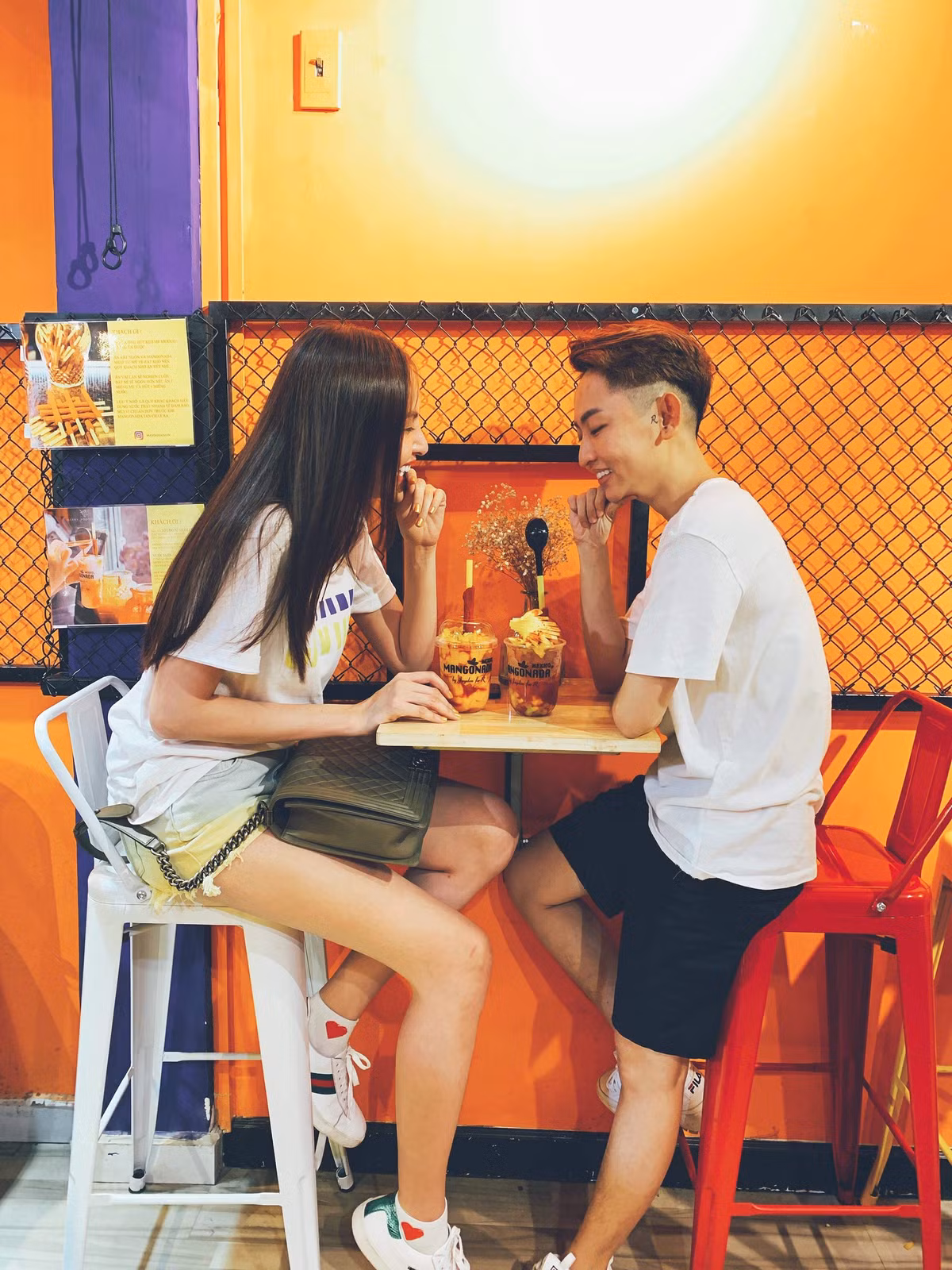 Cả hai thường xuyên hẹn hò và đi du lịch cùng nhau.