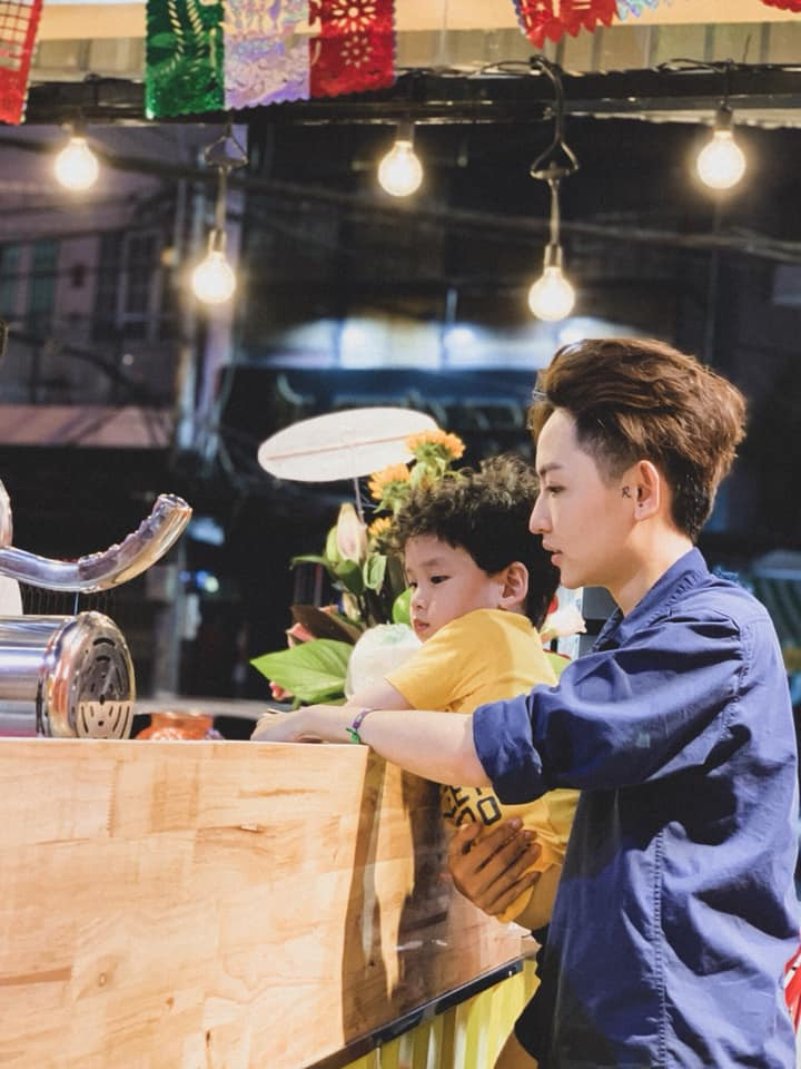 Không chỉ thân thiết với đàn chị, nhân vật này còn rất được lòng con trai của Diễm Hương. Ảnh: FBNV.