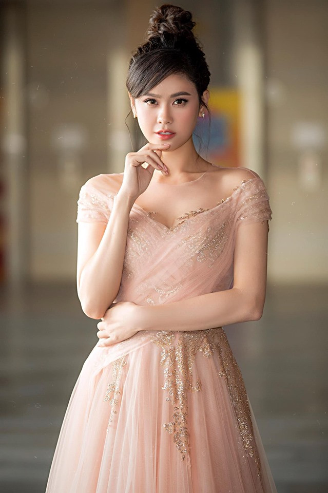 Xuất hiện trong một gameshow mới đây, bà mẹ một con tiết lộ bí quyết xinh đẹp và quyến rũ hơn là do độc thân.