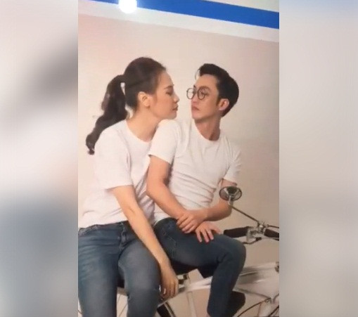 Trước đó, cặp đôi đã "nhá hàng" bằng một vài tấm ảnh cưới cực tình cảm, thu hút hàng nghìn lượt like.