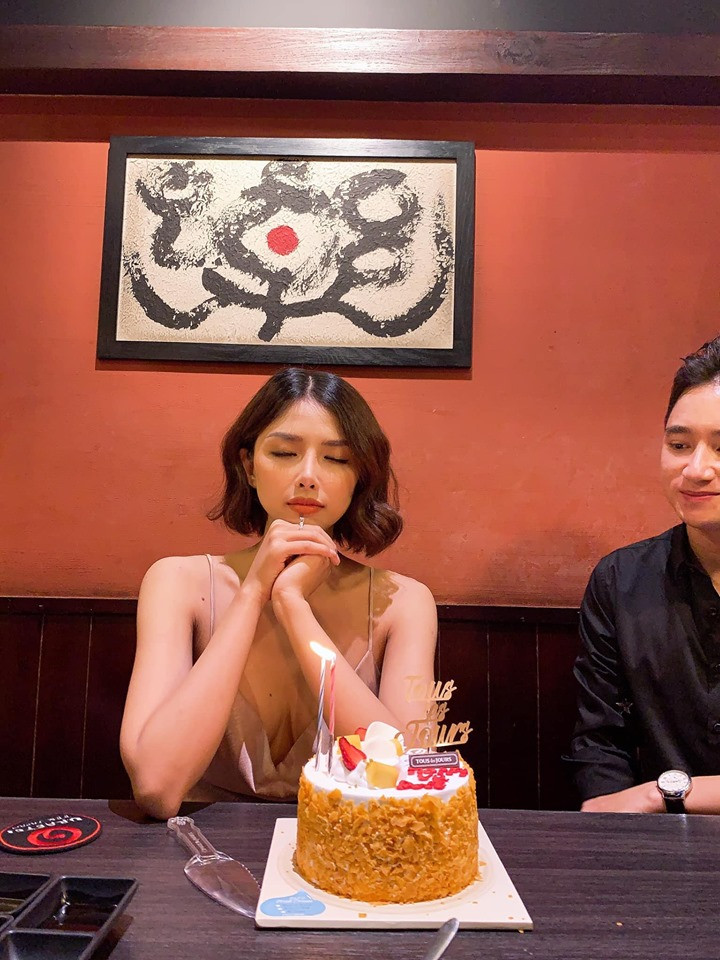 Phan Mạnh Quỳnh chia sẻ trong một bài phỏng vấn hồi đầu năm rằng, hai người không chỉ yêu chân thành, không vụ lợi, mà còn xem nhau là mối tình cuối của mình.