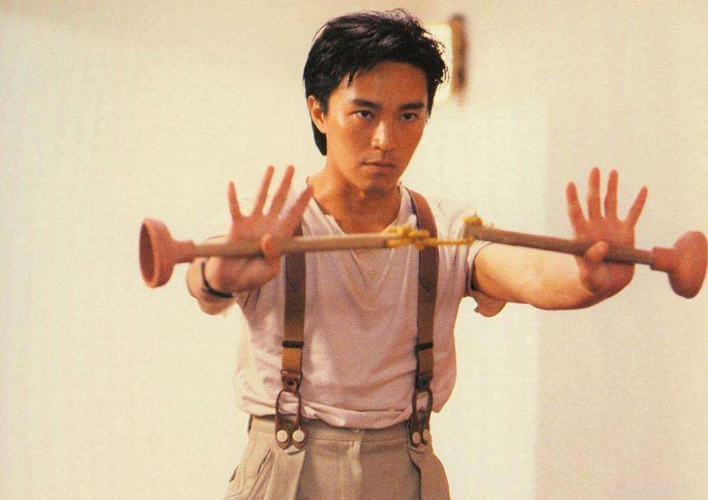 Nổi tiếng là ông vua phim hài của làng giải trí Hoa ngữ, Châu Tinh Trì sở hữu trong tay khối tài sản kếch xù có được từ làm phim và kinh doanh bất động sản...