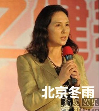 Ở tuổi ngoài 60, nữ diễn viên sinh năm 1958 tận hưởng cuộc sống xa hoa với người chồng thứ hai - một doanh nhân trẻ quốc tịch Mỹ. Ảnh: 163.