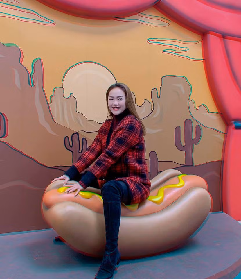 "Bé Heo" Minh Hằng mặt tròn xoe thơ ngây ngày nào ngày đẹp sắc sảo, mặn mà khi sắp bước sang tuổi 32.