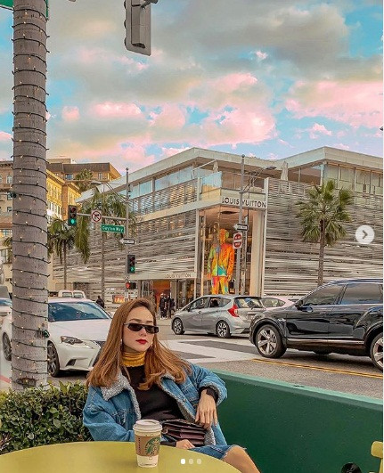 Xinh đẹp, nổi tiếng lại giàu có là thế nhưng Minh Hằng vẫn "lẻ bóng". 