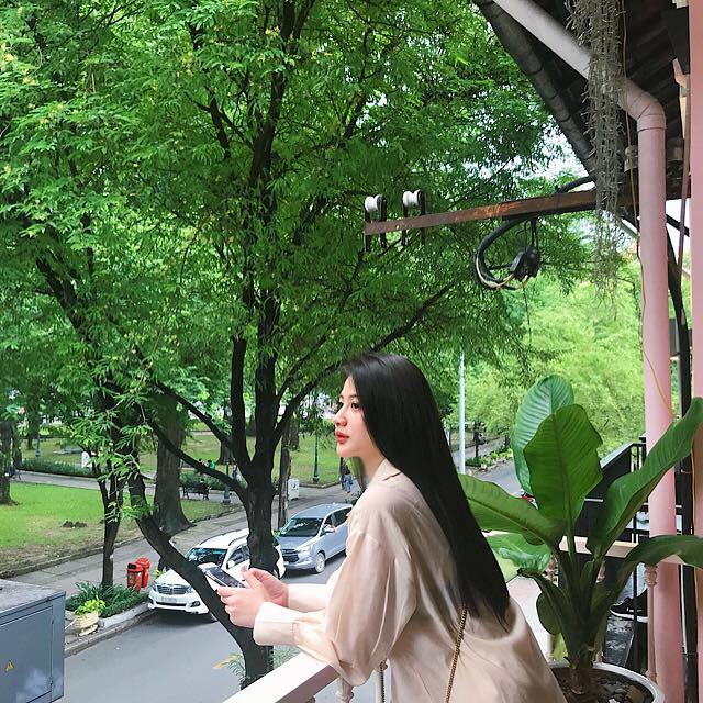 Mỹ Linh cho biết bản thân cô cũng không giấu việc mua nhà, dùng xe trả góp.