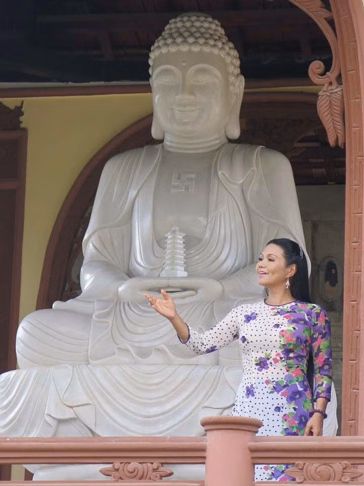 Yêu nghề bằng cả trái tim cùng với sự yêu thương của khán giả là động lực to lớn để NSƯT Ngọc Huyền trở về quê hương biểu diễn sau bao nhiêu năm vắng bóng.