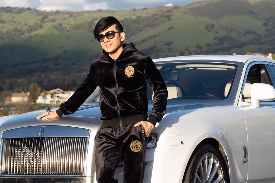 Anh vẫn là ca sĩ đắt show bậc nhất showbiz Việt.