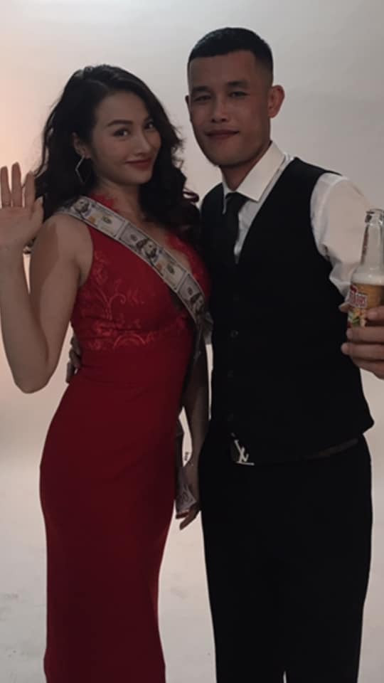 Sau ly hôn lần 3, Hiệp Gà vướng nghi vấn hẹn hò diễn viên Yaya Trương Nhi sau khi cả hai thưởng xuyên đăng ảnh tình tứ.