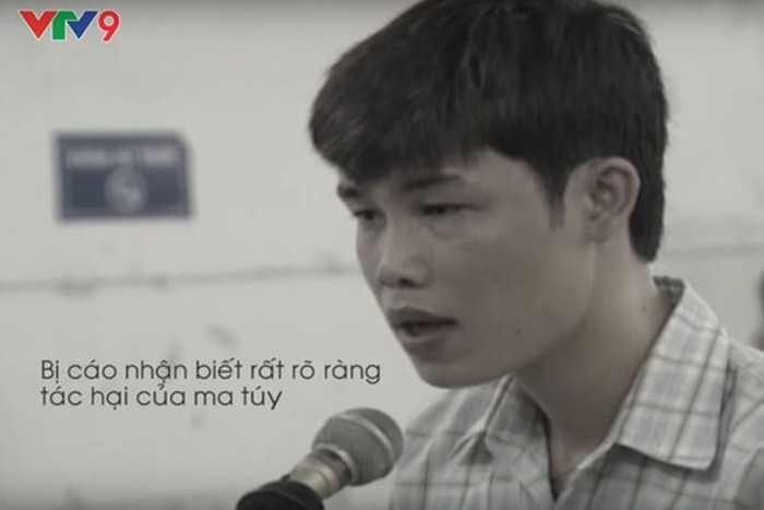 Nhắc tới Hiệp Gà, khán giả đã quá quen thuộc với hình ảnh một diễn viên hài tài năng nhưng lại có quá khứ tai tiếng với không ít lùm xùm. Hiệp Gà từng trượt dài trong nghiện ngập trước khi bị bắt và chịu án tù 2 năm vì tàng trữ ma túy. Ảnh chụp mành hình.