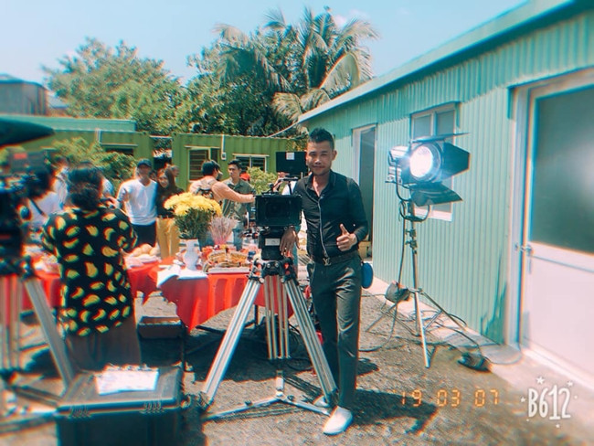 Hiện tại, Hiệp Gà tích cực chạy show để có thêm thu nhập lo cho hai con.