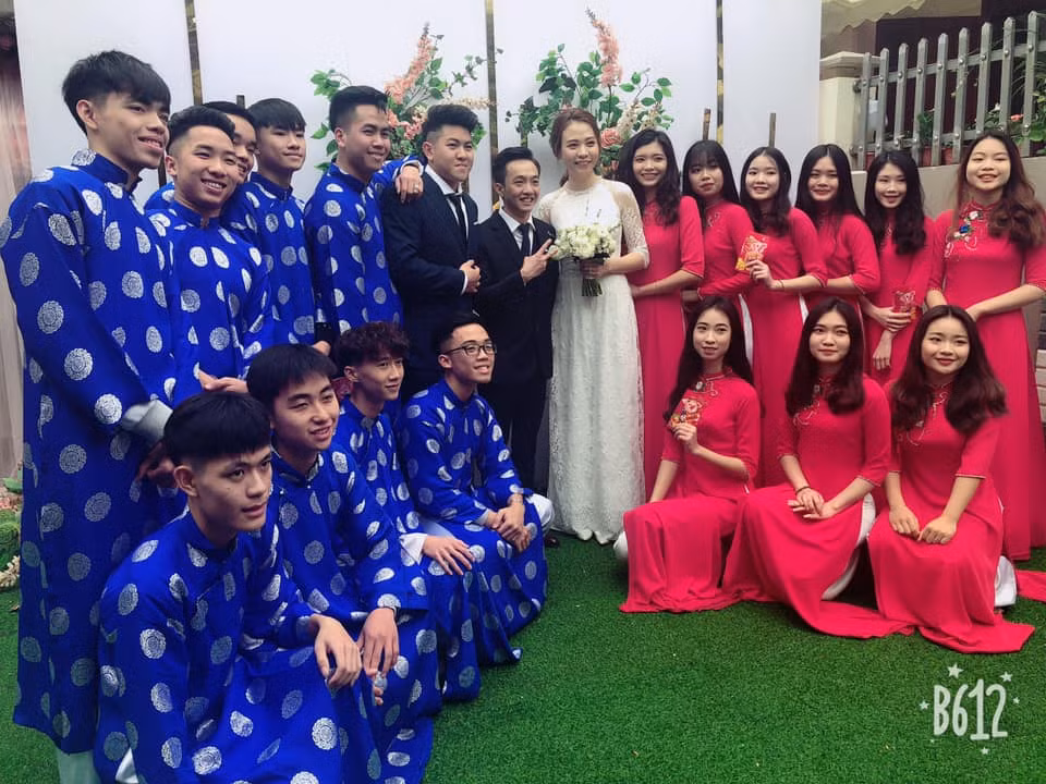 Niềm vui hiện rõ trên gương mặt của hai nhân vật chính. Ảnh: FBNV.