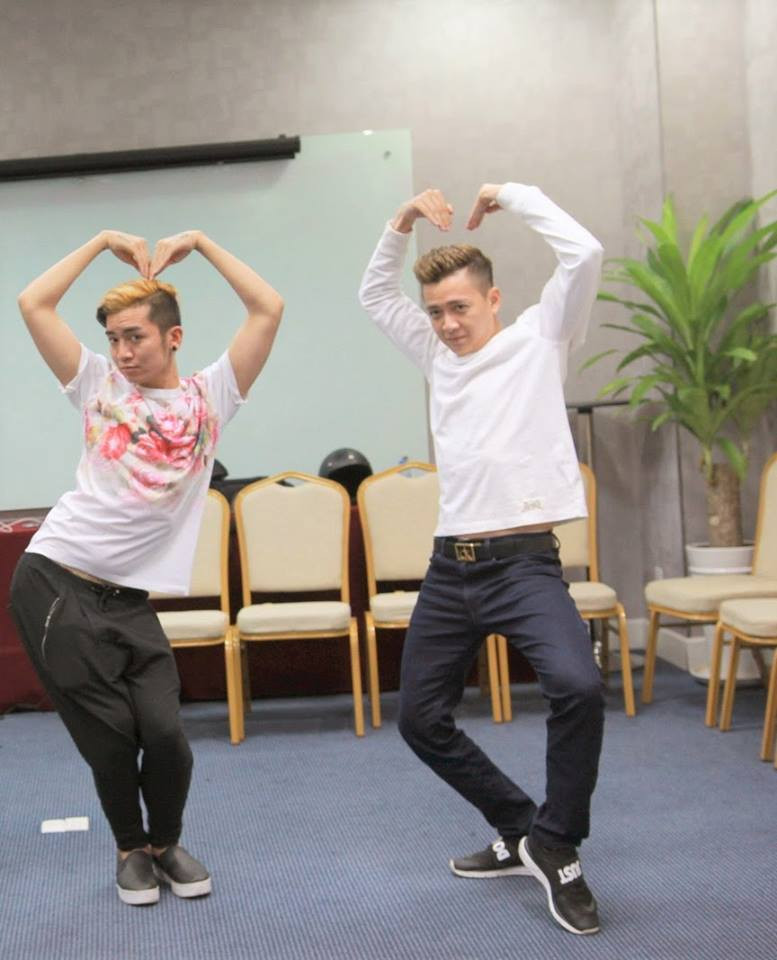 BB Trần và Ngô Kiến Huy có điểm chung là khiếu hài hước. Cả hai cũng đã quen biết nhau từ nhiều năm trước, trước khi có cơ hội hợp tác cùng nhau. Ảnh: FBNV.