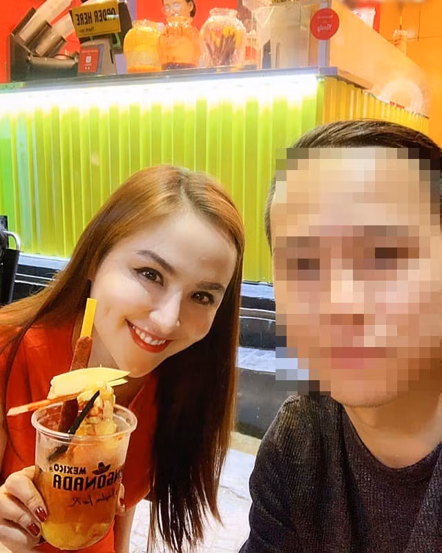 Diễm Hương tự tin khẳng định: "Tôi đẹp vì là hoa thật chứ không phải hoa silicone".