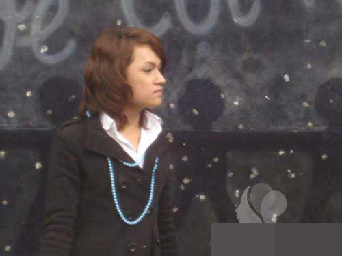 Càng lớn Hương Giang càng bộc lộ nhiều nét nữ tính, mềm mại như để tóc dài, vóc dáng thanh mảnh. Cô cũng bộ lộ năng khiếu ca hát khi thường xuyên tham gia các hoạt động văn nghệ của trường. Ảnh: Eva.vn.