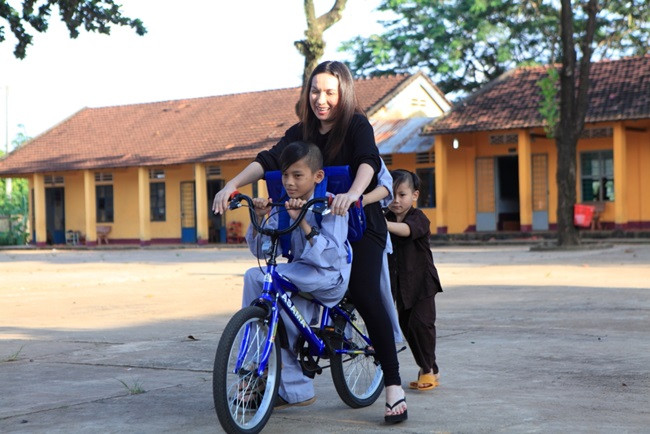 Nữ danh ca mang hai dòng máu Mỹ - Việt miệt mài chạy show để lo cho các con mà quên đi hạnh phúc riêng. Ảnh: DL Duy/Đời sống và Pháp luật.