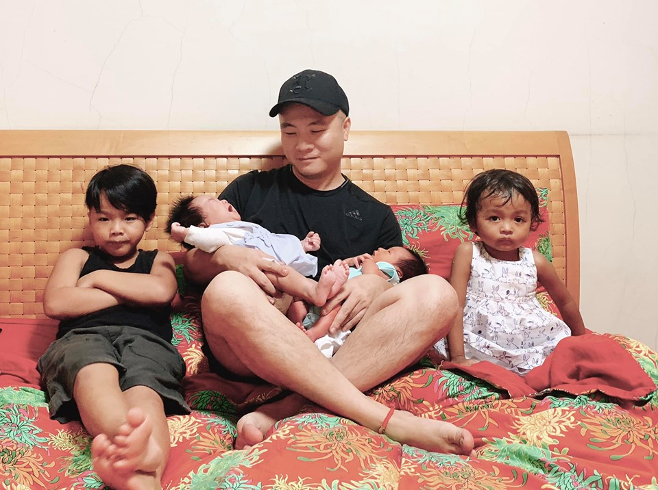 Đỗ Mạnh Cường gửi lời nhắn nhủ tới các con: "Cuộc sống này không biết trước ngày mai như thế nào. Nhưng khi sống, bố luôn muốn được cho đi và sống thật tử tế. Như vậy, bố mới thấy mình sống có ý nghĩa".