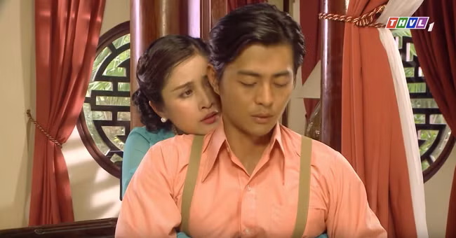 “Tieng set trong mua” tran ngap canh nong, loan luan gay tranh cai