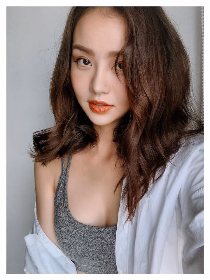 Vẻ ngoài điển trai và hài hước của Tronie giúp "đốn tim" bạn gái.