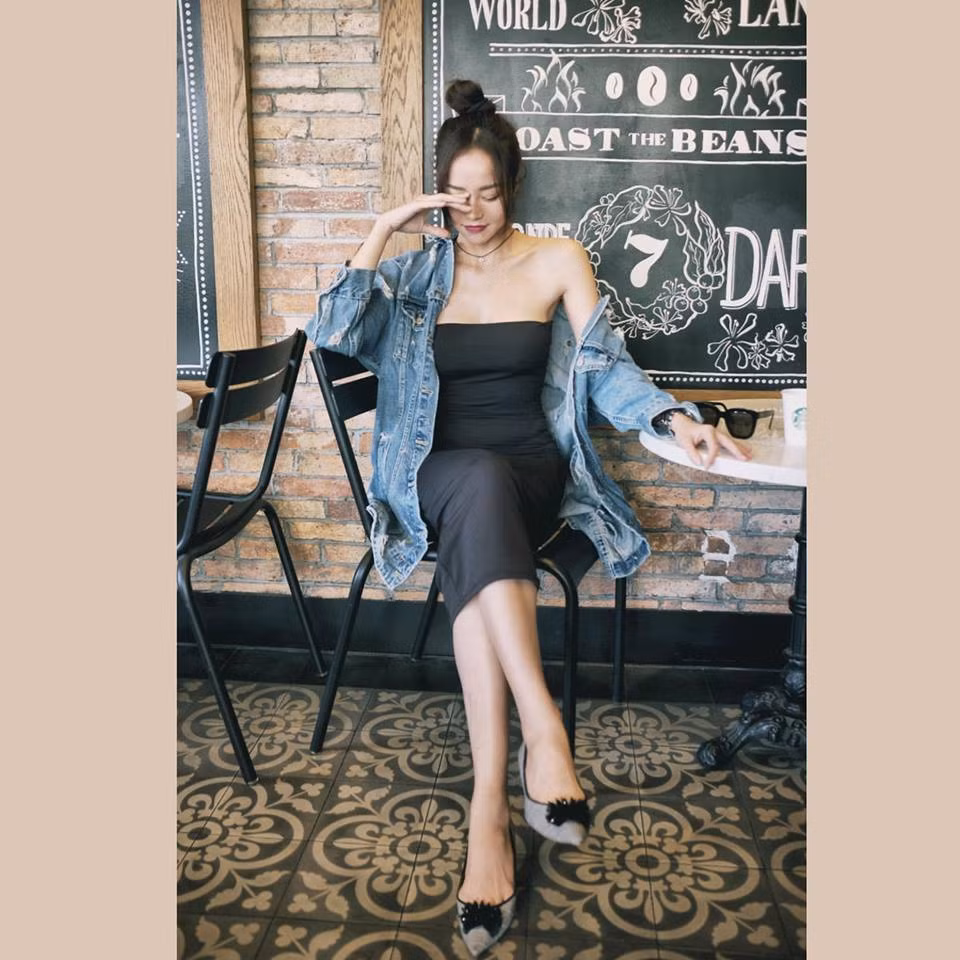 Vẻ đẹp của một hoa hậu giúp bạn gái của Tronie tự tin khoe vóc dáng.