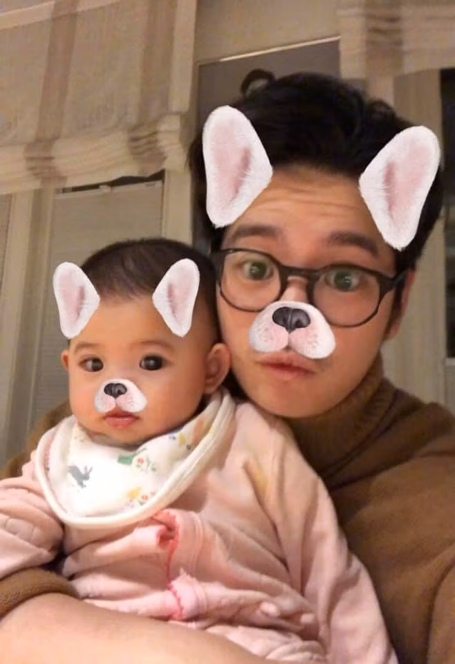 Tinh cu Tran Thanh lan dau cong khai can mat con gai “sao y ban chinh“