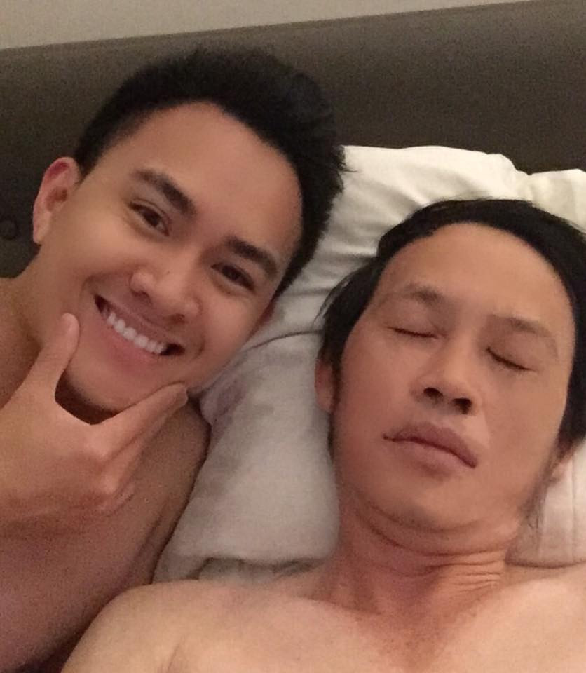 Thành Vinh chụp lại khoảnh khắc "dìm hàng" ba đang ngủ. Anh còn có nghề tay trái là một nhiếp ảnh gia.