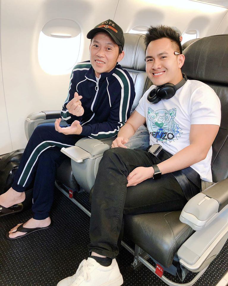 Hoài Linh và con trai thường xuyên tương tác trên mạng xã hội. Nam danh hài tếu táo gọi Thành Vinh là "tró con".