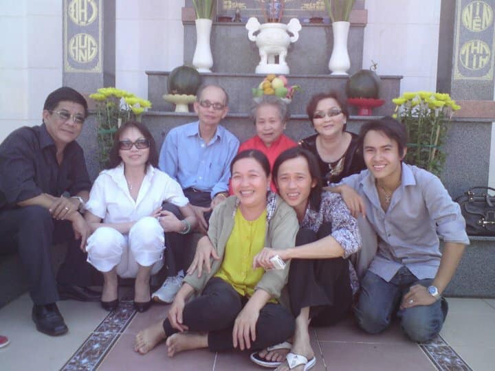 Bức ảnh Hoài Linh hồi trẻ gần đây mới được công khai do chính Thành Vinh chia sẻ lên trang cá nhân.