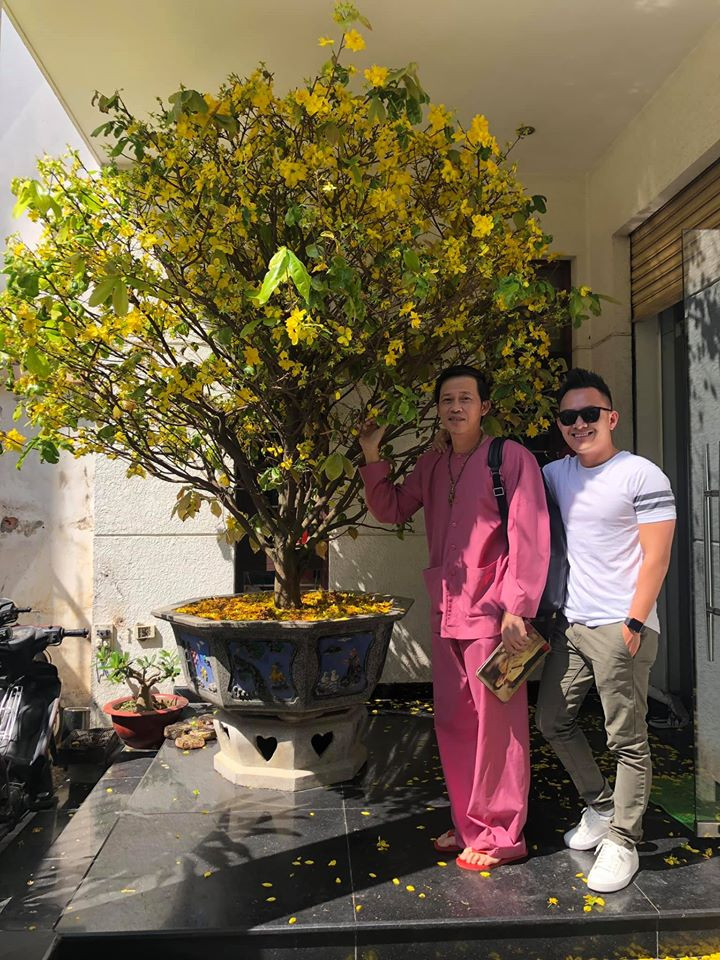 Hoài Linh thường xuyên động viên con trai chịu khó học hành thành người và nỗ lực theo đuổi ước mơ.