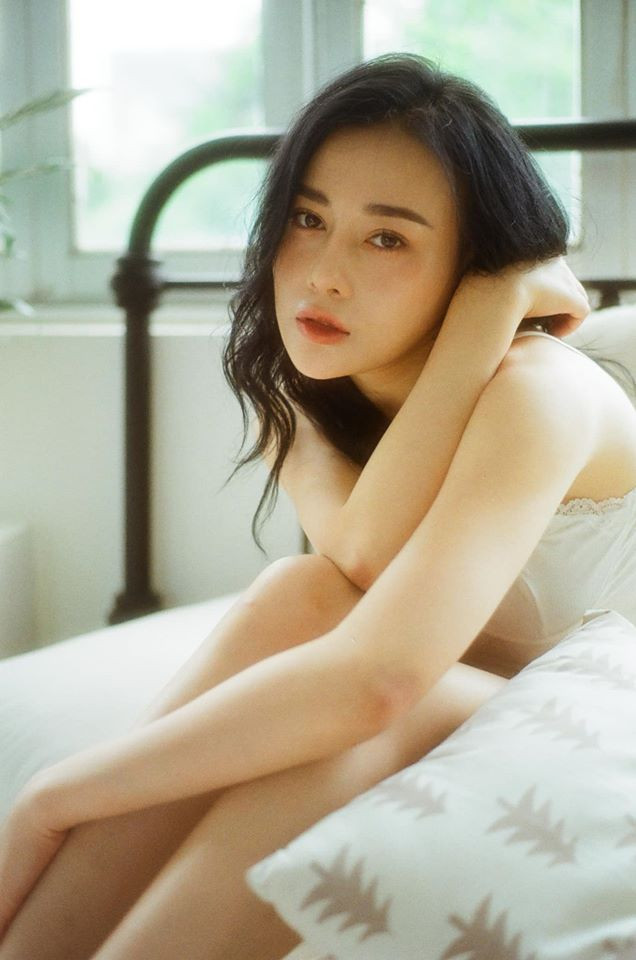 Nữ diễn viên xinh đẹp vẫn đi về lẻ bóng ở tuổi 30. Phương Oanh từng chia sẻ trên Trí thức trẻ rằng, nếu vài năm nữa không thể tìm được người đàn ông phù hợp, cô sẽ làm mẹ đơn thân.