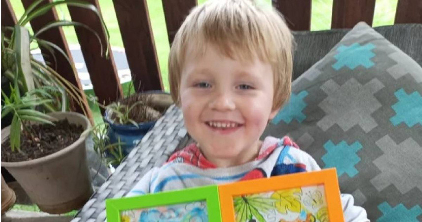 Mai cat co, bo khien con trai gap hoa tham khoc