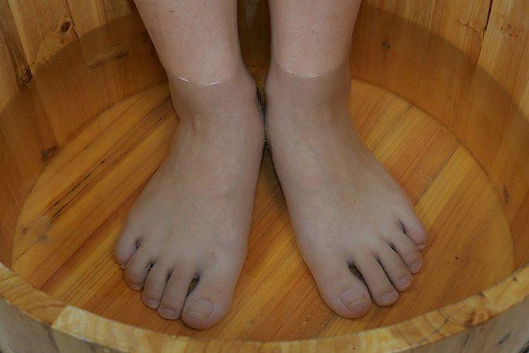 Kieu nguoi khong nen ngam chan keo phai di cap cuu