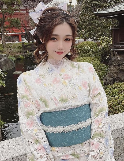 Phong cách của hot girl Mia được cư dân mạng đánh giá cao bởi cô nàng biến hóa theo rất nhiều xu hướng.